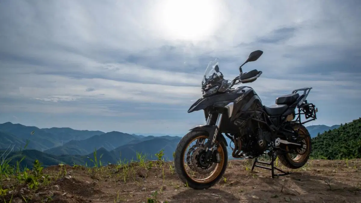 Arriva in vendita la Benelli TRK 702. Più cavalli e meno peso (11)