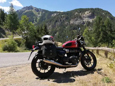Triumph Street Twin 900 (2017 - 18) usata