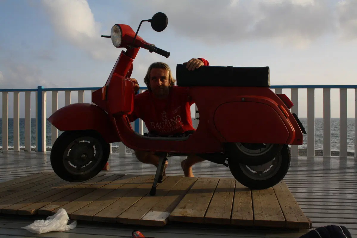 Euro Vespa: a caccia del Guinness World Record con la PK 50 (4)