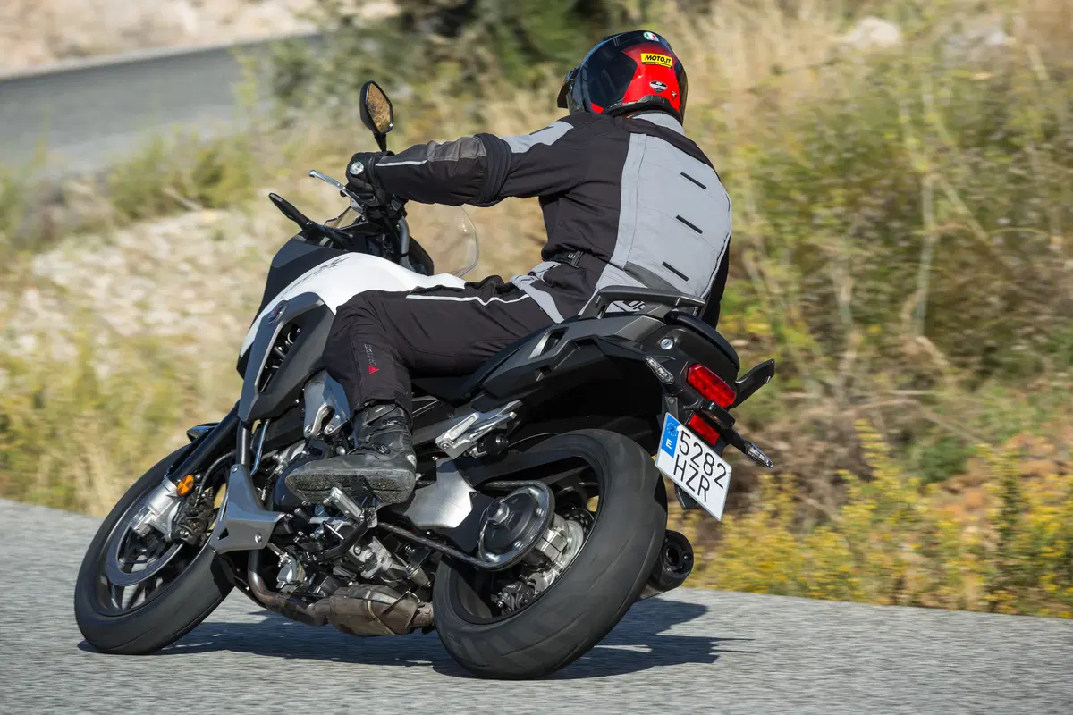 Honda Crossrunner 800 2015 (2)