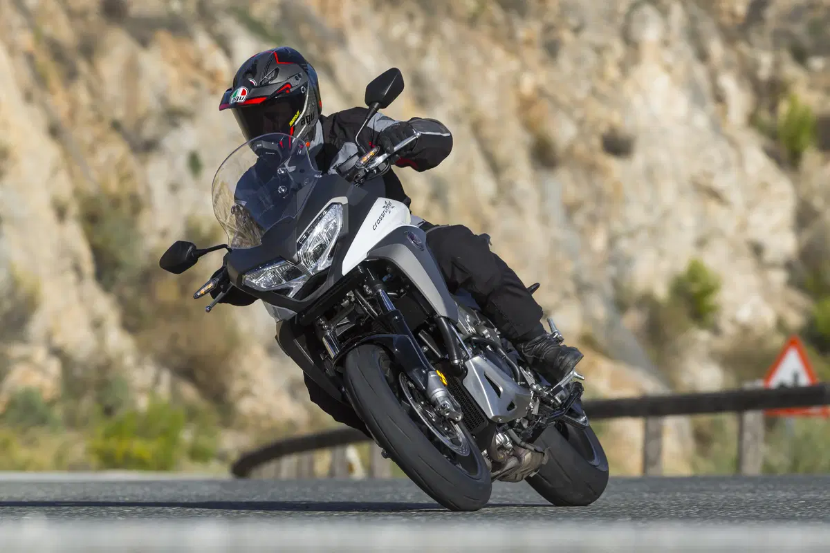 Honda Crossrunner 800 2015 (6)