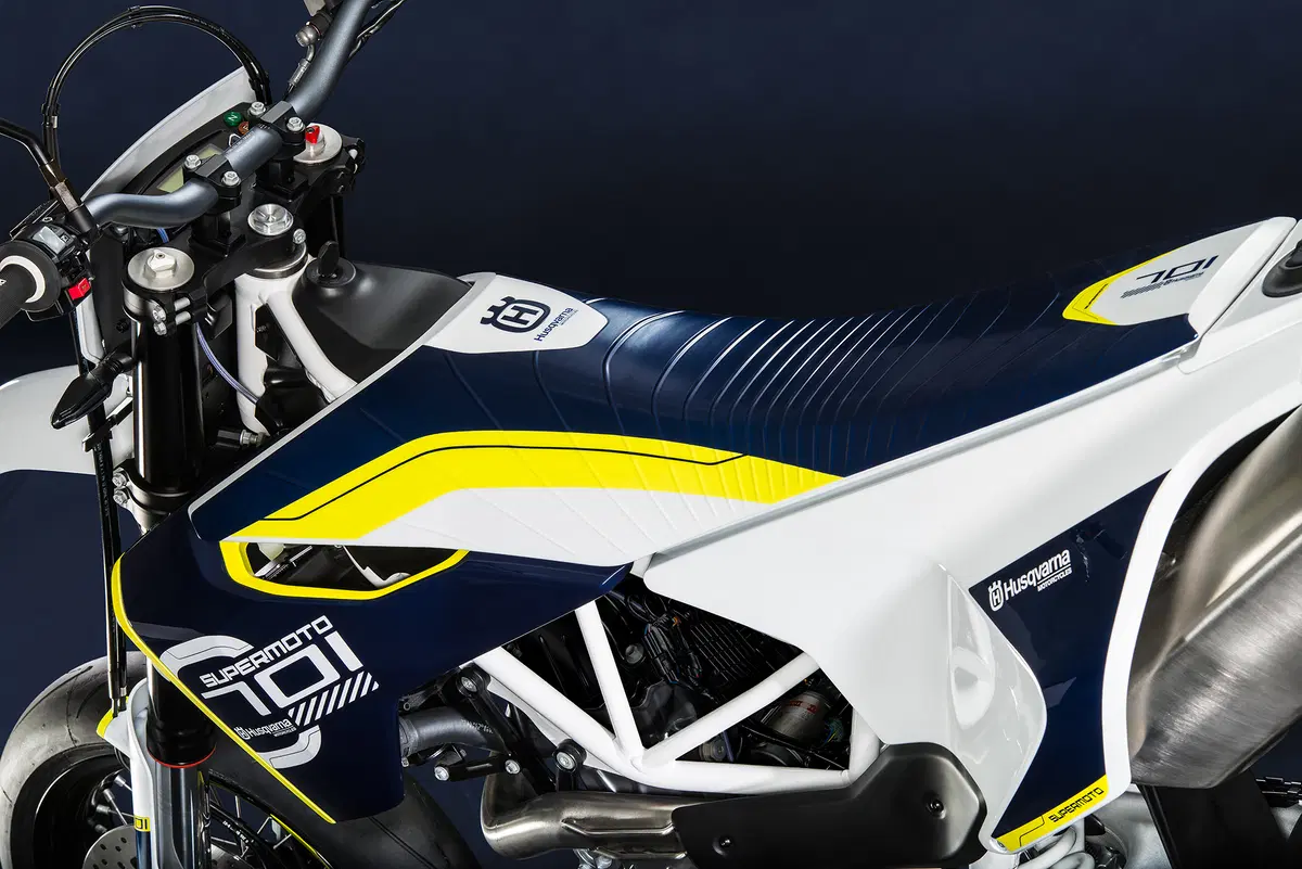 Husqvarna 701 Supermoto 2015 (10)