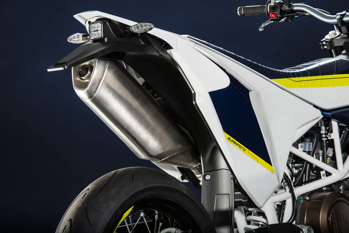 Husqvarna 701 Supermoto 2015 (9)