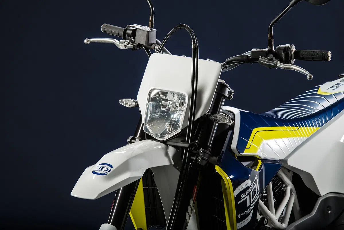 Husqvarna 701 Supermoto 2015 (6)