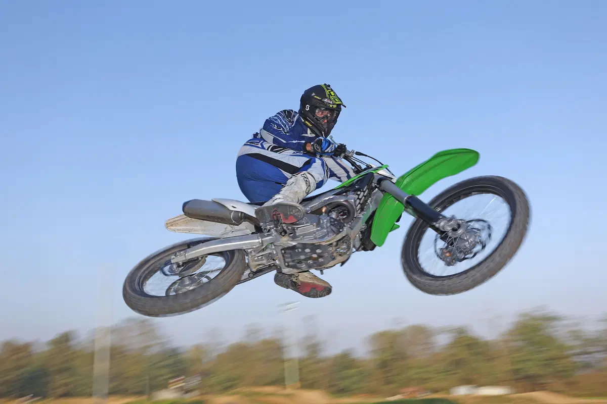 Kawasaki KX250F 2015    (6)