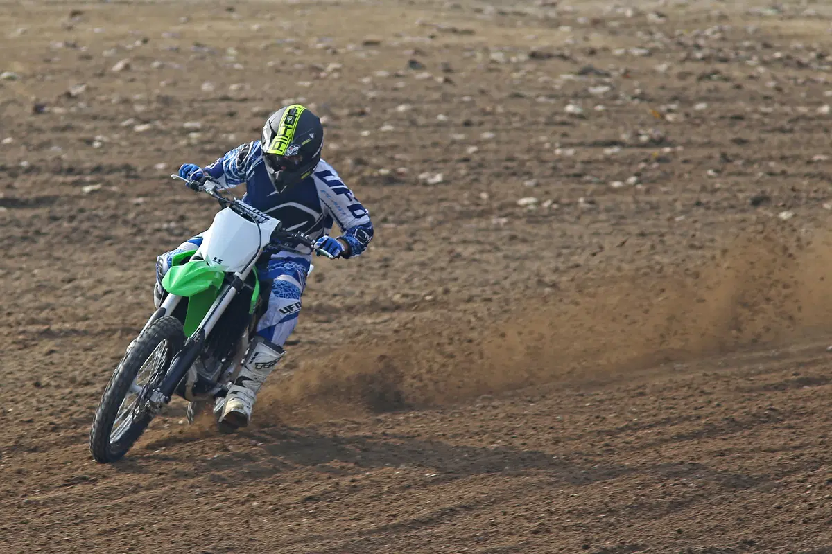 Kawasaki KX250F 2015    (8)