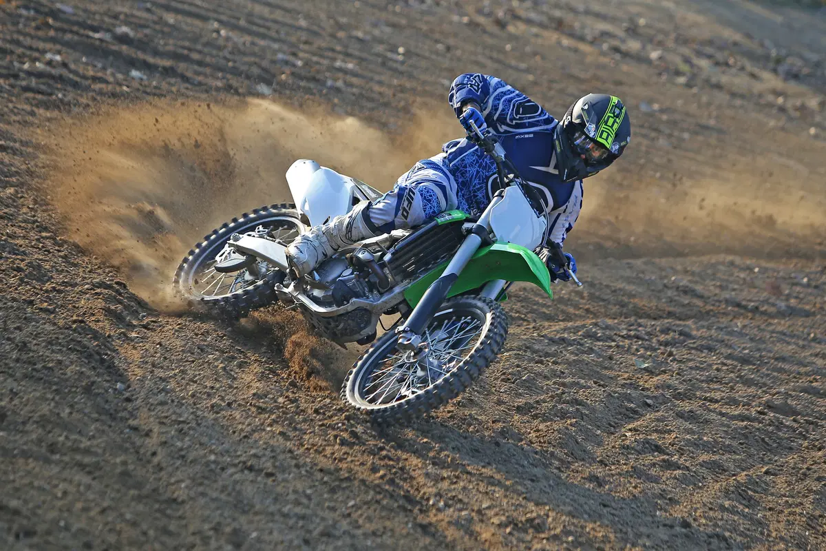 Kawasaki KX250F 2015    (2)