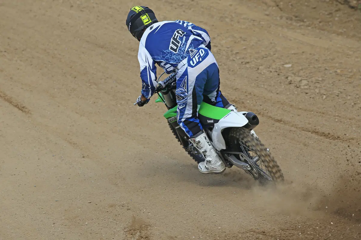 Kawasaki KX250F 2015    (12)