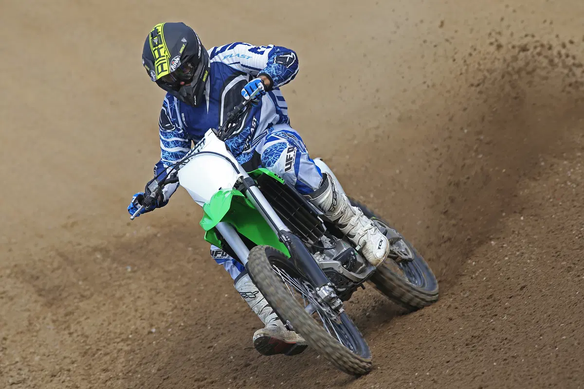 Kawasaki KX250F 2015    (14)