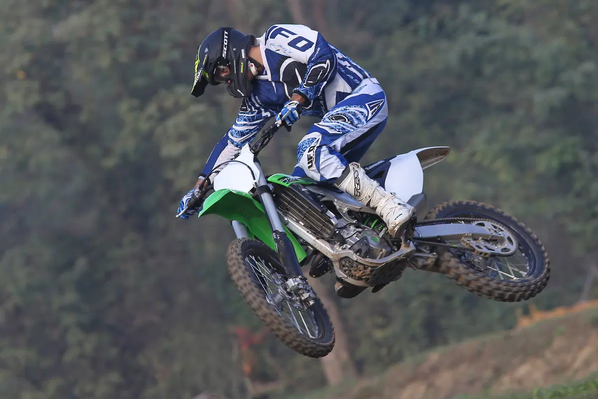 Kawasaki KX250F 2015    (5)