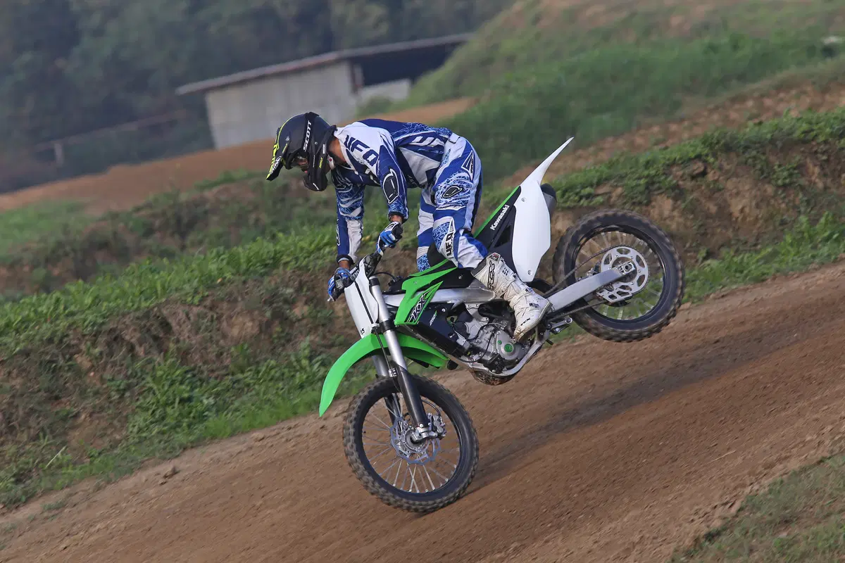 Kawasaki KX250F 2015    (16)