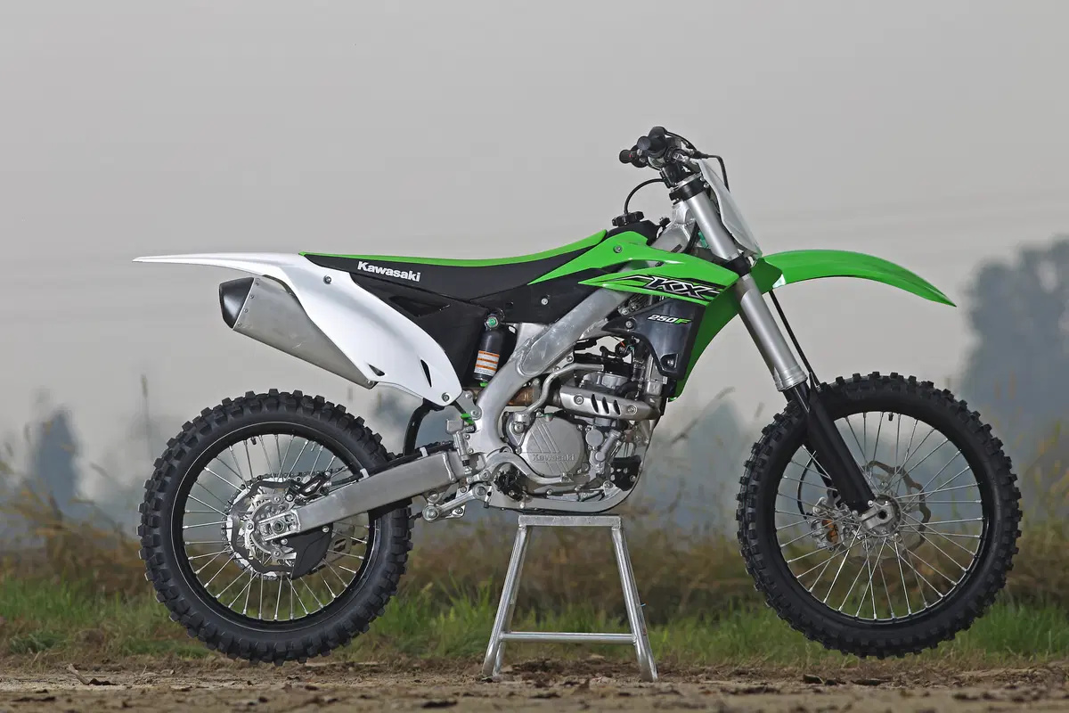 Kawasaki KX250F 2015    (18)