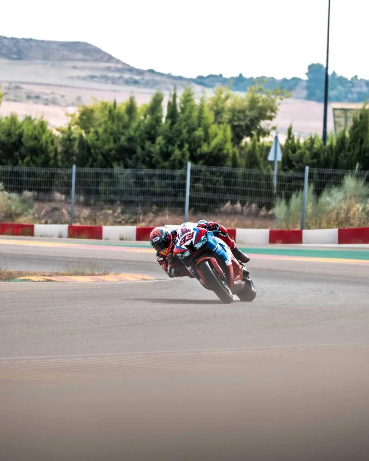 MotoGP 2022. Guarda i primi giri in moto del nuovo Marc Marquez: 'Ho le farfalle nello stomaco!' [VIDEO] (8)