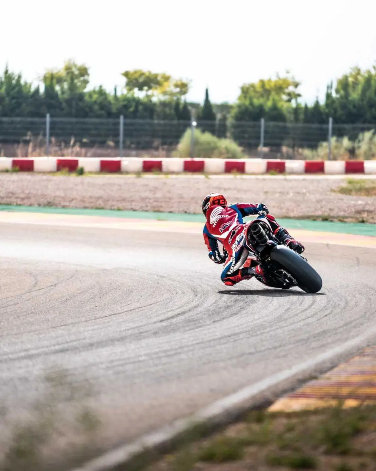 MotoGP 2022. Guarda i primi giri in moto del nuovo Marc Marquez: 'Ho le farfalle nello stomaco!' [VIDEO] (6)
