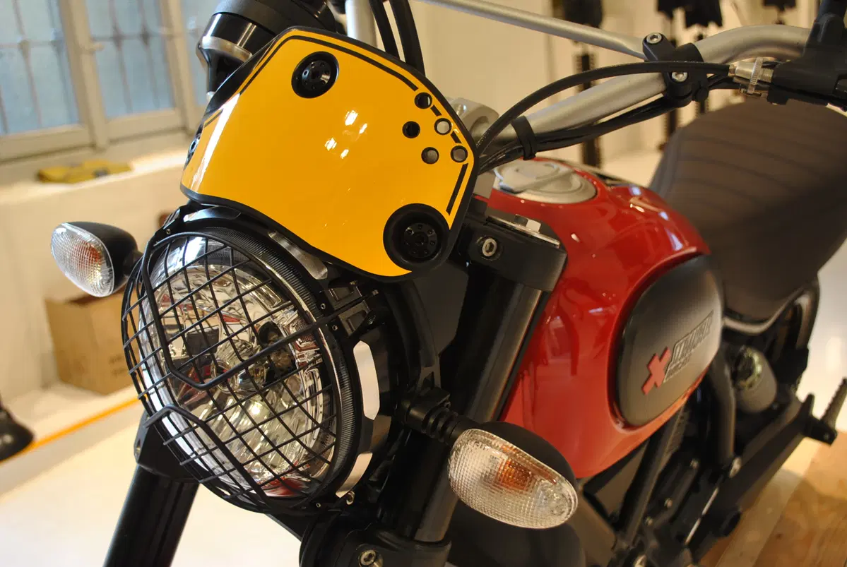 Ducati presenta a EICMA la linea di abbigliamento e accessori Scrambler (4)