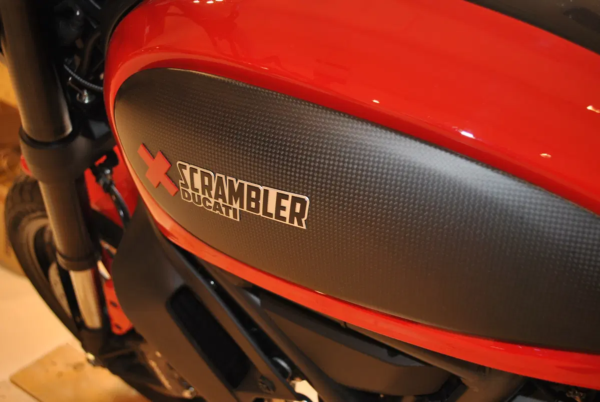 Ducati presenta a EICMA la linea di abbigliamento e accessori Scrambler (6)