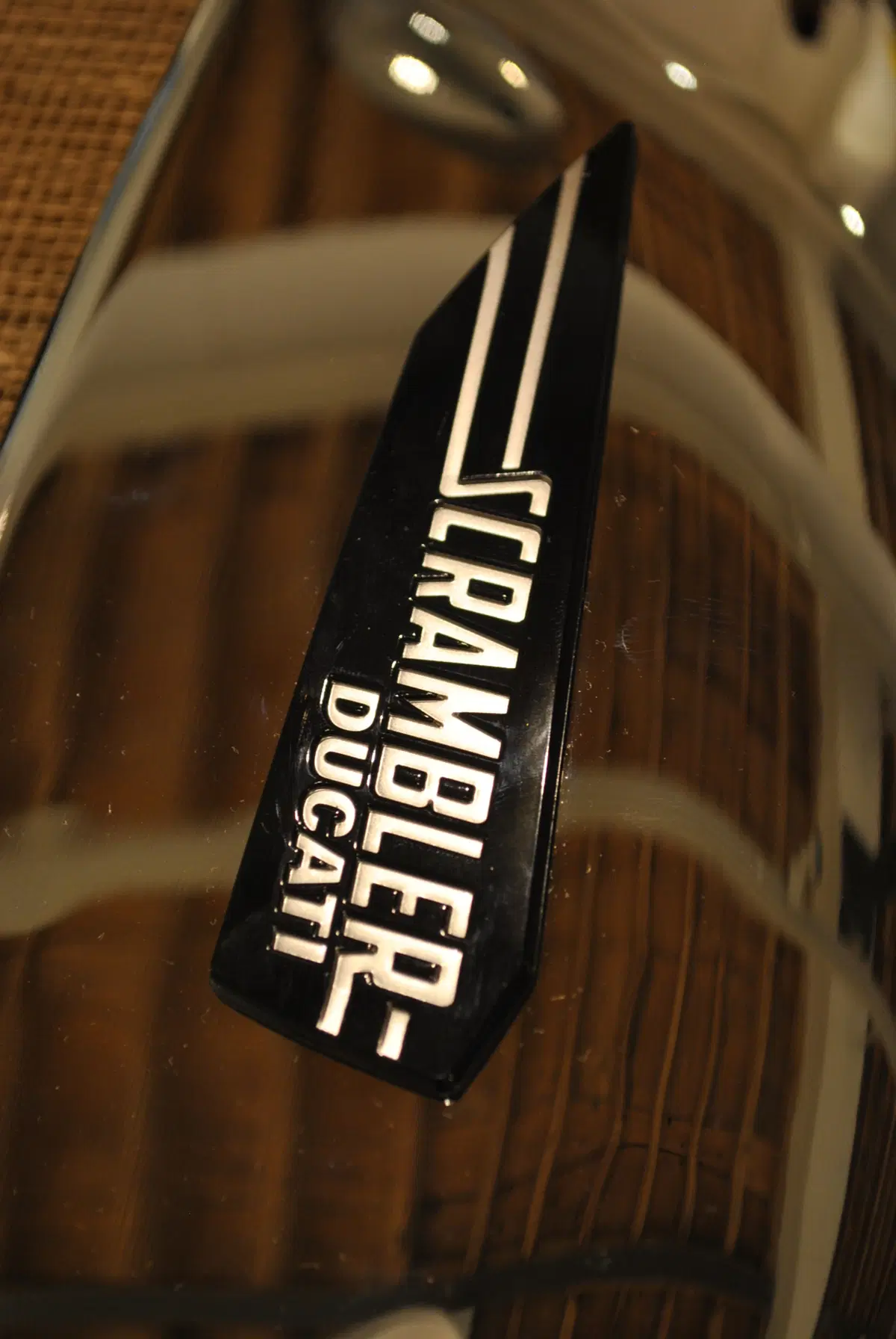 Ducati presenta a EICMA la linea di abbigliamento e accessori Scrambler (16)