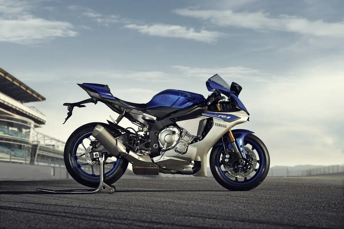 Yamaha YZF-R1 2015 (33)