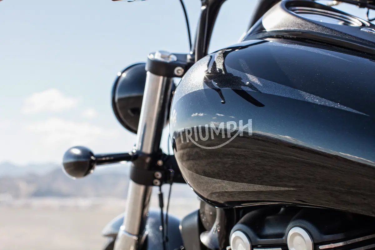 Triumph Thunderbird Night Storm 1107 m.y. 2015 (16)
