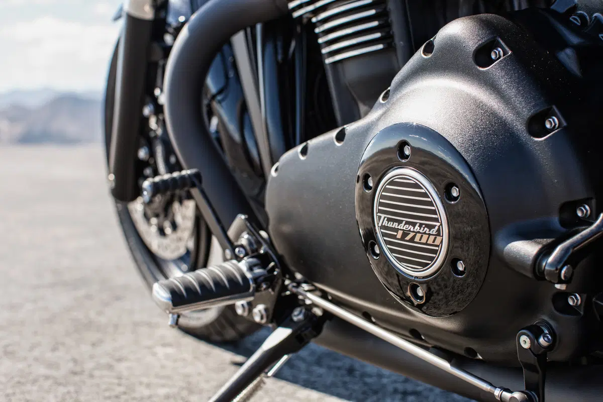 Triumph Thunderbird Night Storm 1107 m.y. 2015 (17)