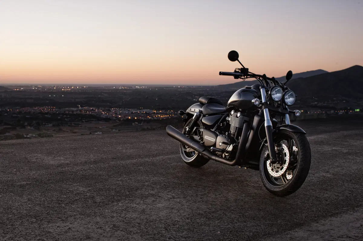 Triumph Thunderbird Night Storm 1107 m.y. 2015 (12)