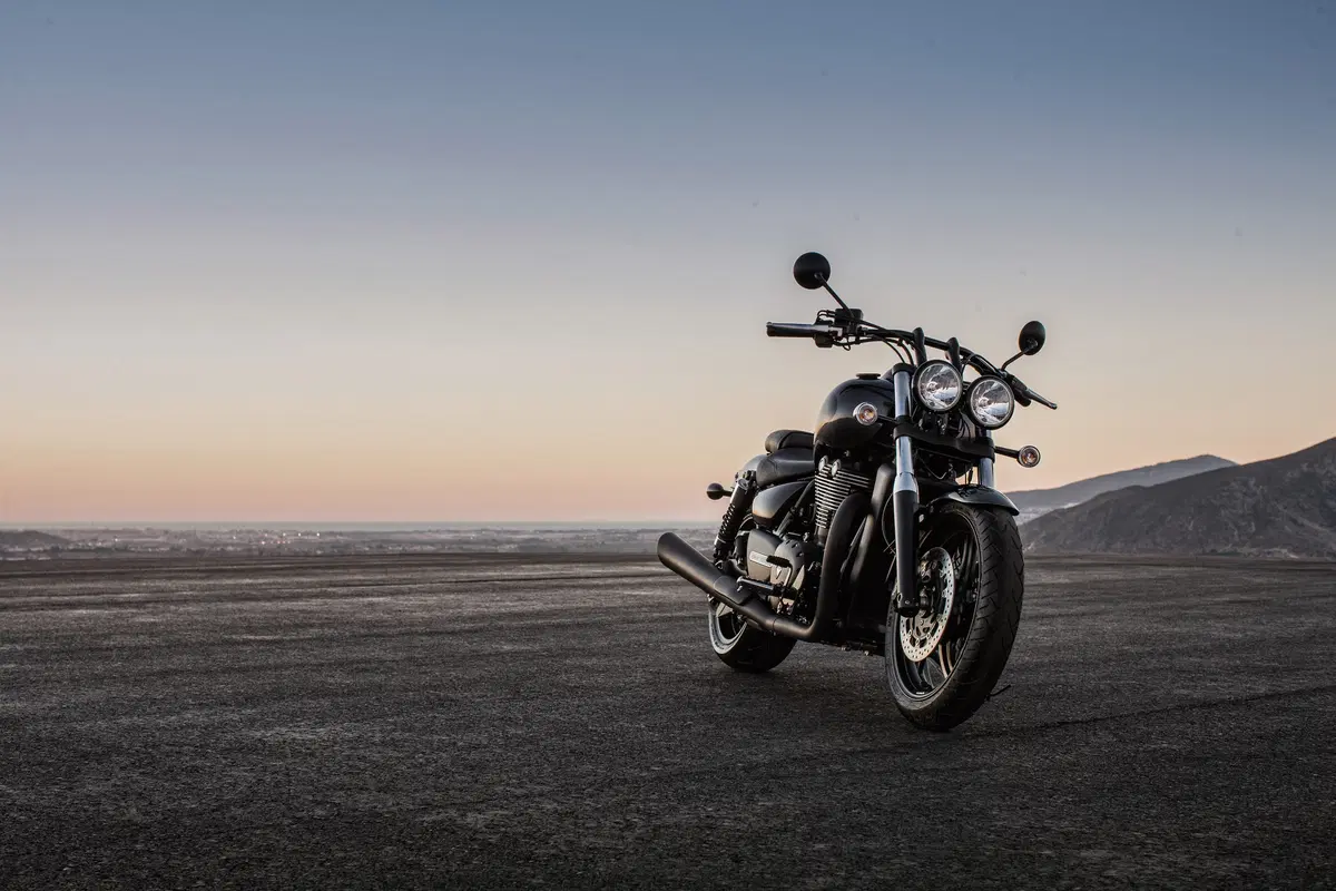 Triumph Thunderbird Night Storm 1107 m.y. 2015 (13)