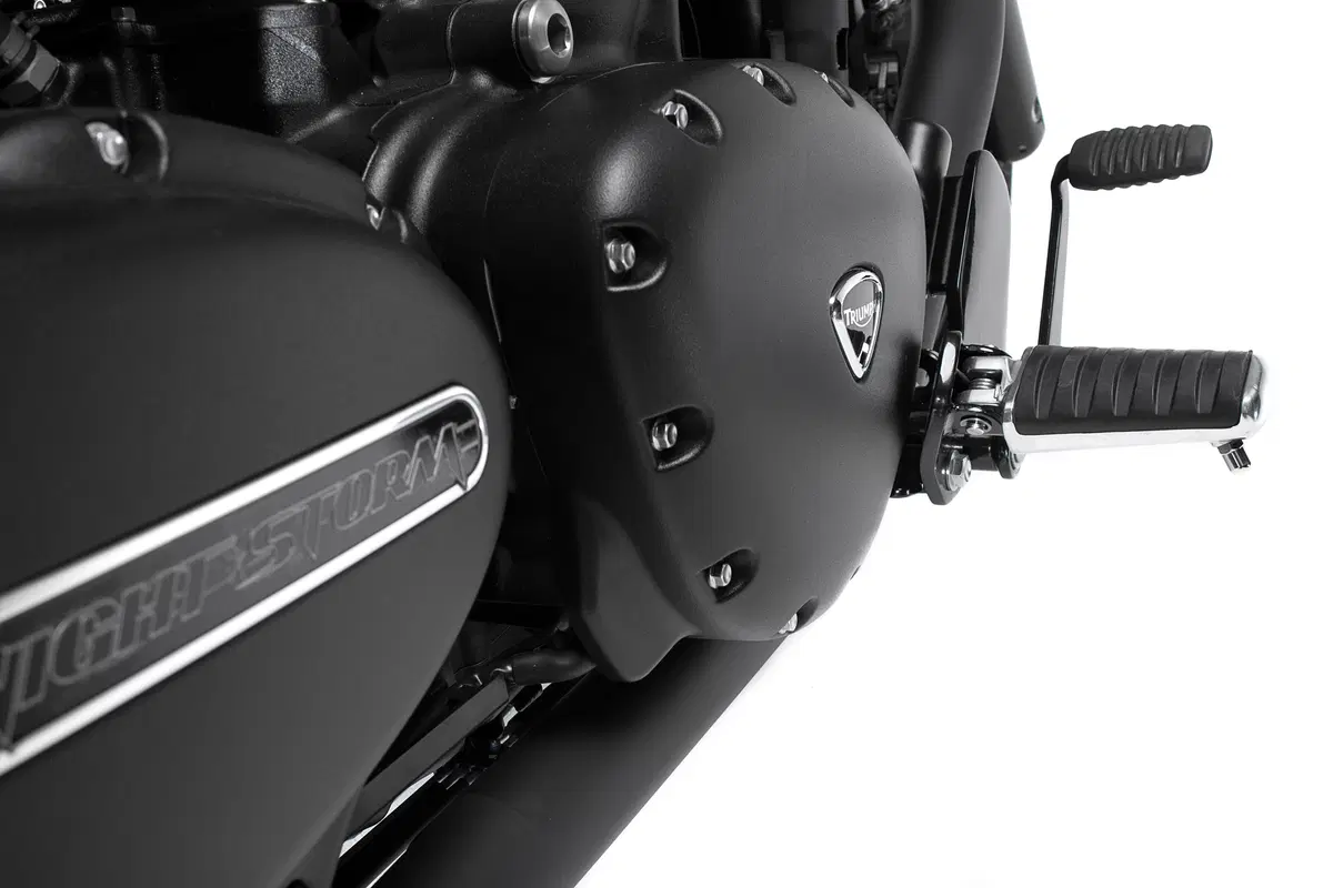 Triumph Thunderbird Night Storm 1107 m.y. 2015 (29)