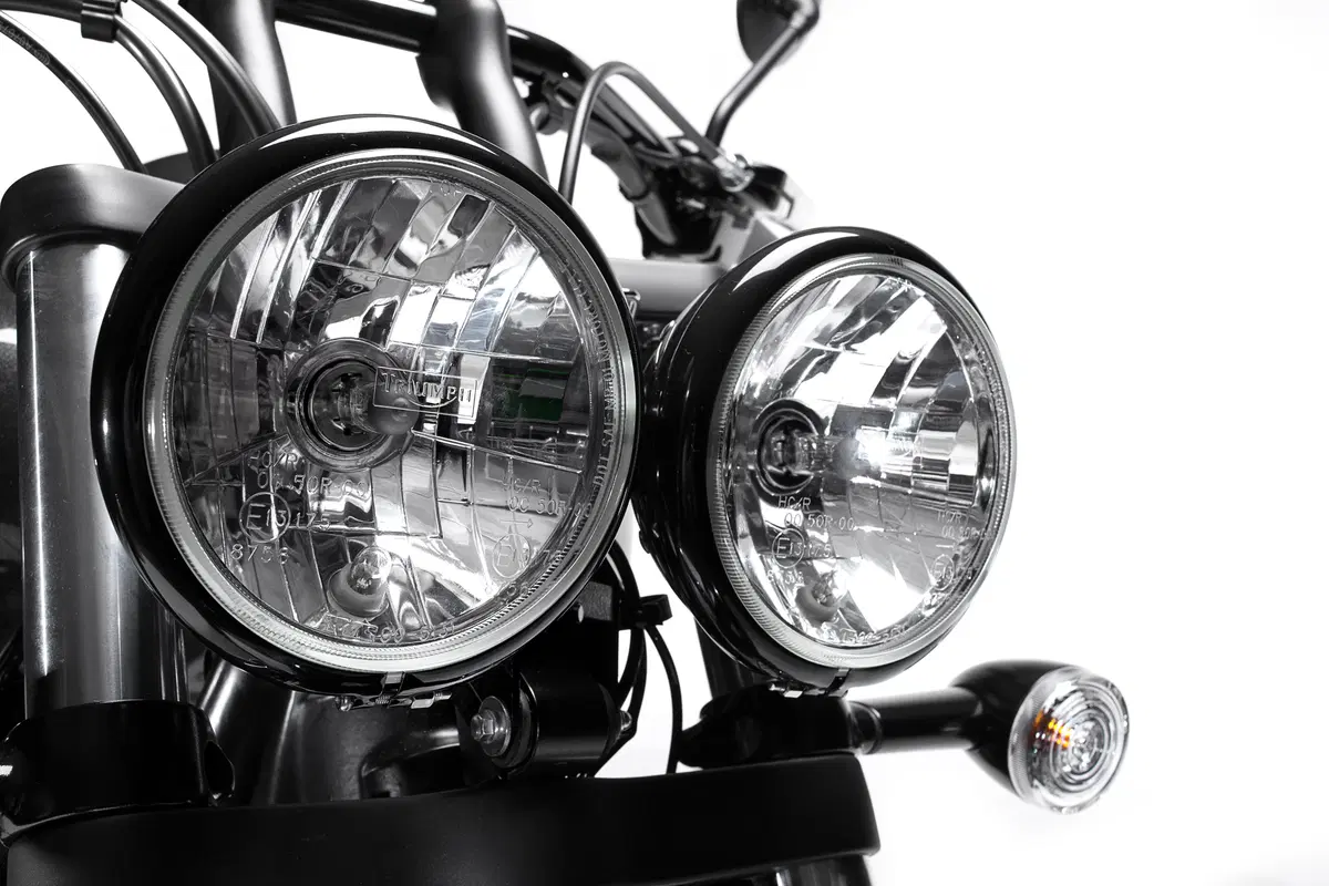 Triumph Thunderbird Night Storm 1107 m.y. 2015 (34)