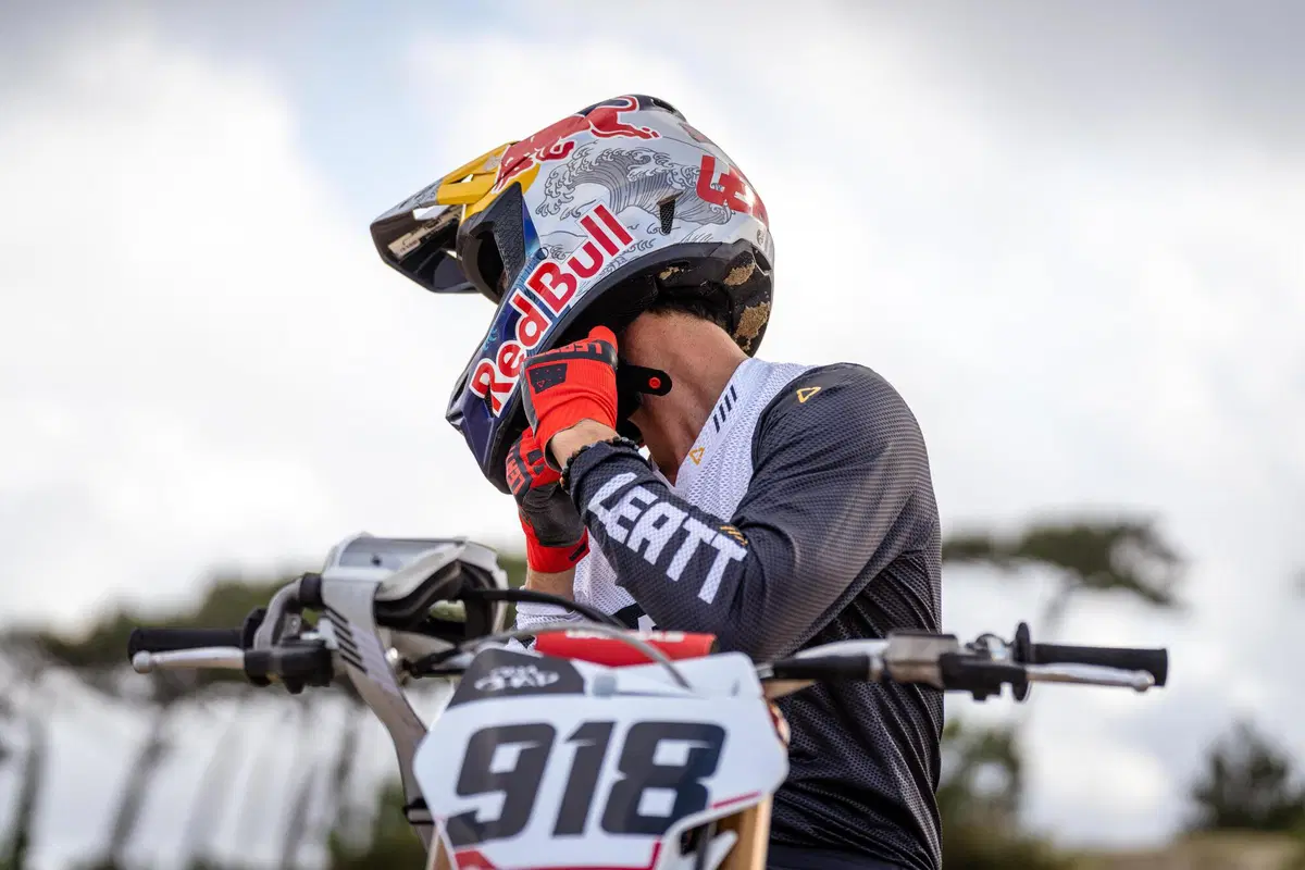 Leatt presenta la nuova collezione Moto 2023 (23)