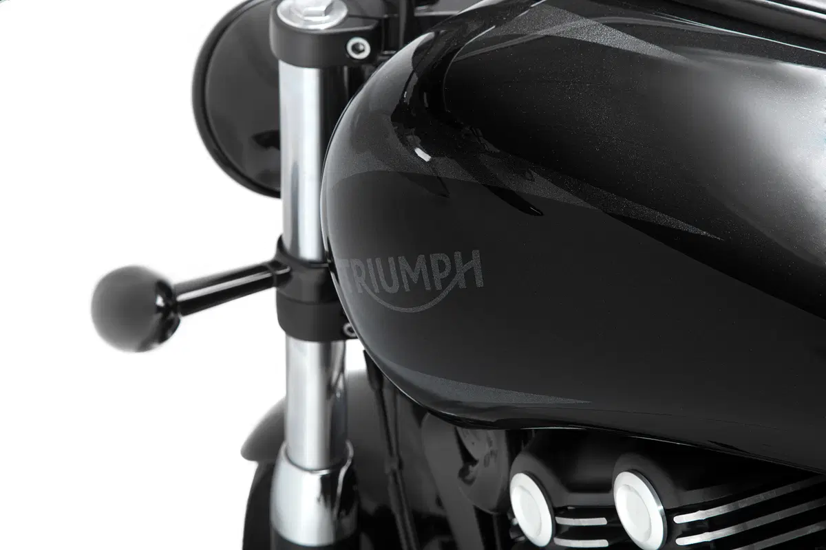 Triumph Thunderbird Night Storm 1107 m.y. 2015 (37)