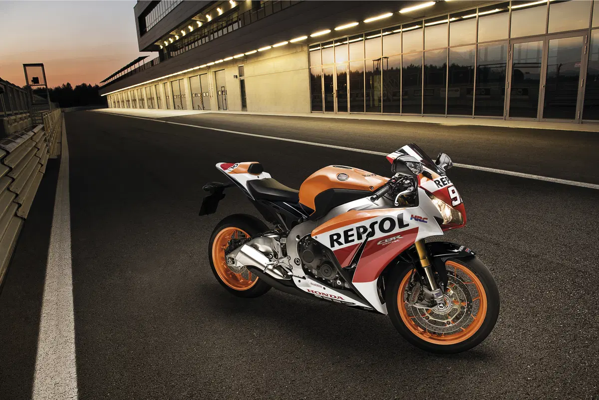 Honda: nuove colorazioni gamma 2015 (17)