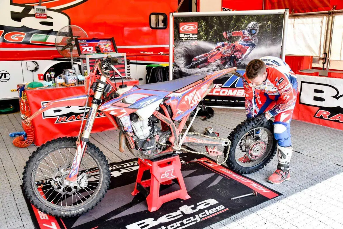 ISDE 22 Francia. D5. Verona Incredibile! l’Italia del Trofeo Difende il Podio, Junior a 1 Passo… (8)