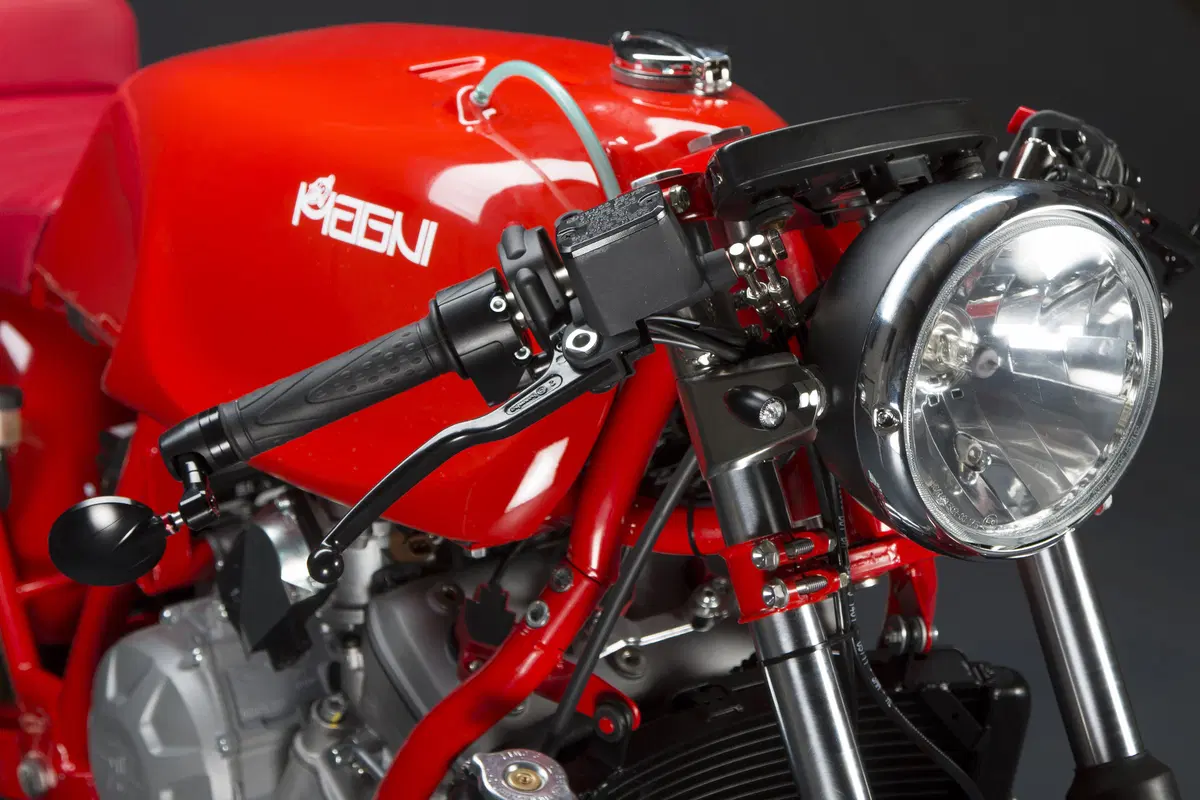 Magni Filo Rosso  (28)