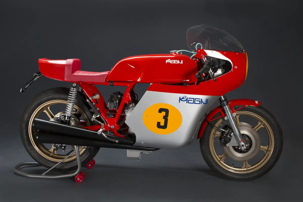 Magni Filo Rosso  (3)