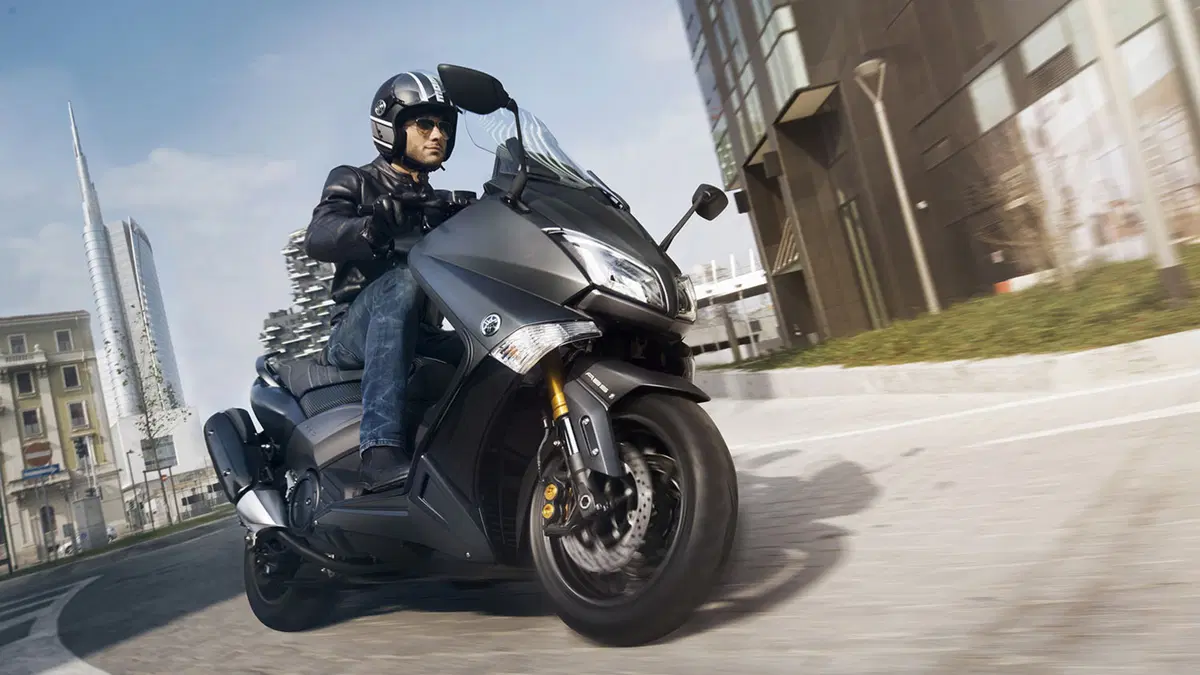 Yamaha TMAX  2015 (7)