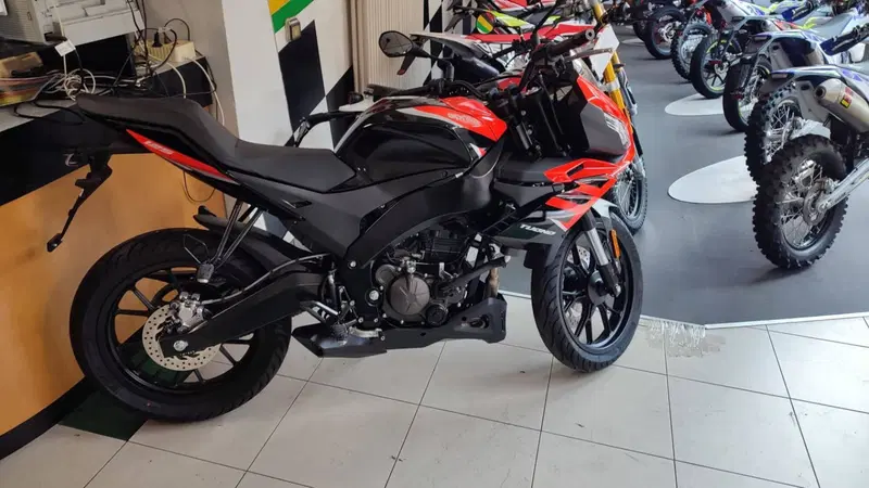 Aprilia Tuono 125 (2021 - 24) (2)