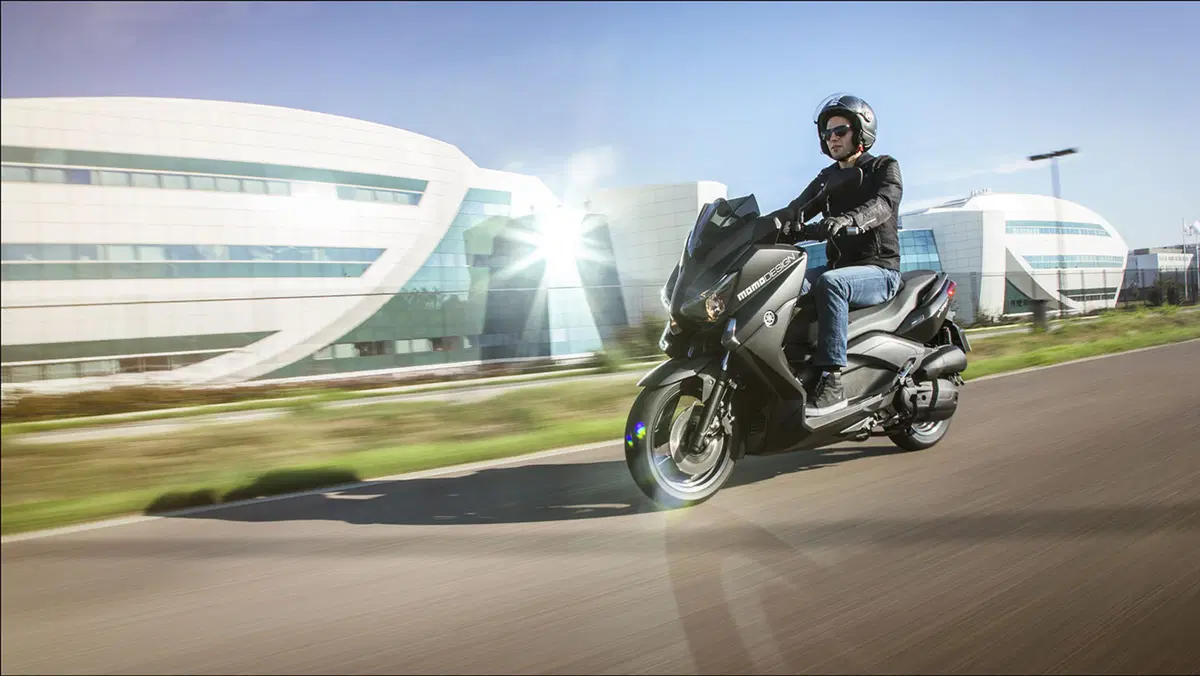 Yamaha X-MAX 125 e 250 Momodesign (13)