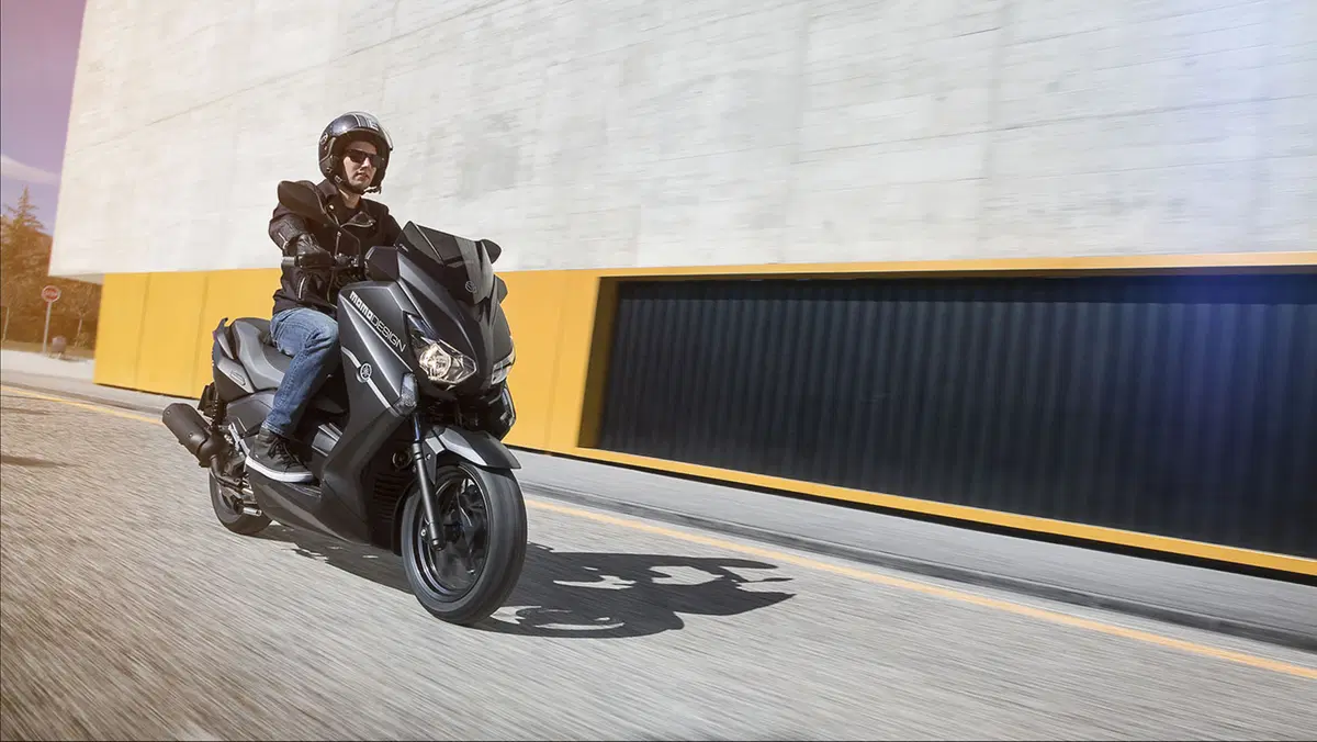 Yamaha X-MAX 125 e 250 Momodesign (14)