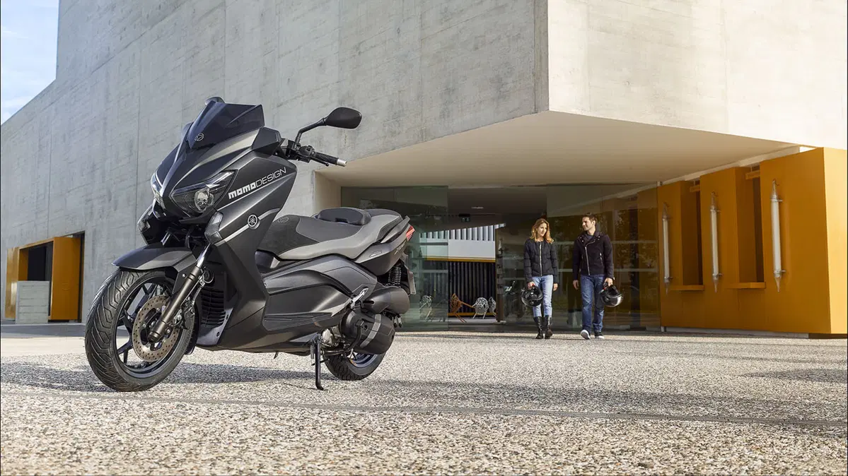 Yamaha X-MAX 125 e 250 Momodesign (16)
