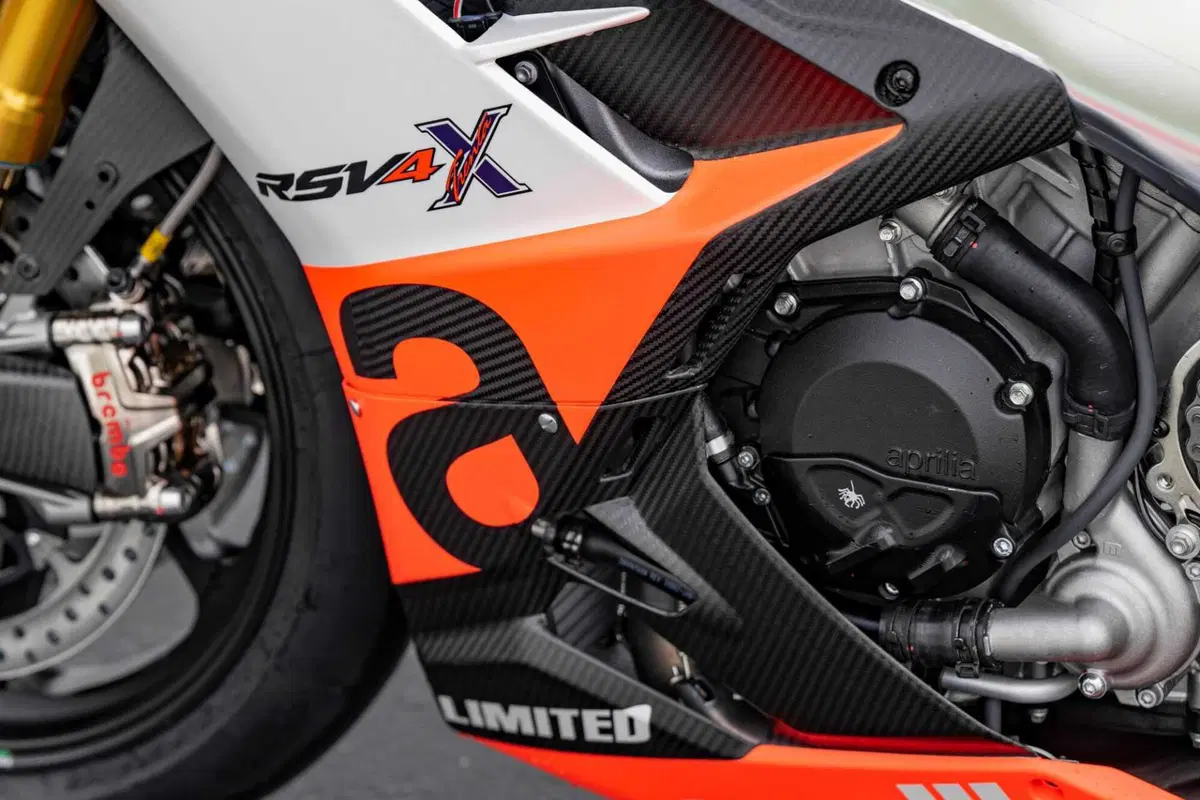 XTrenta: ecco com'è fatta l'RSV4 più estrema di sempre [GALLERY] (6)