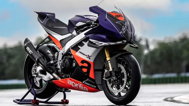 XTrenta: ecco com'&egrave; fatta l'RSV4 pi&ugrave; estrema di sempre [GALLERY]