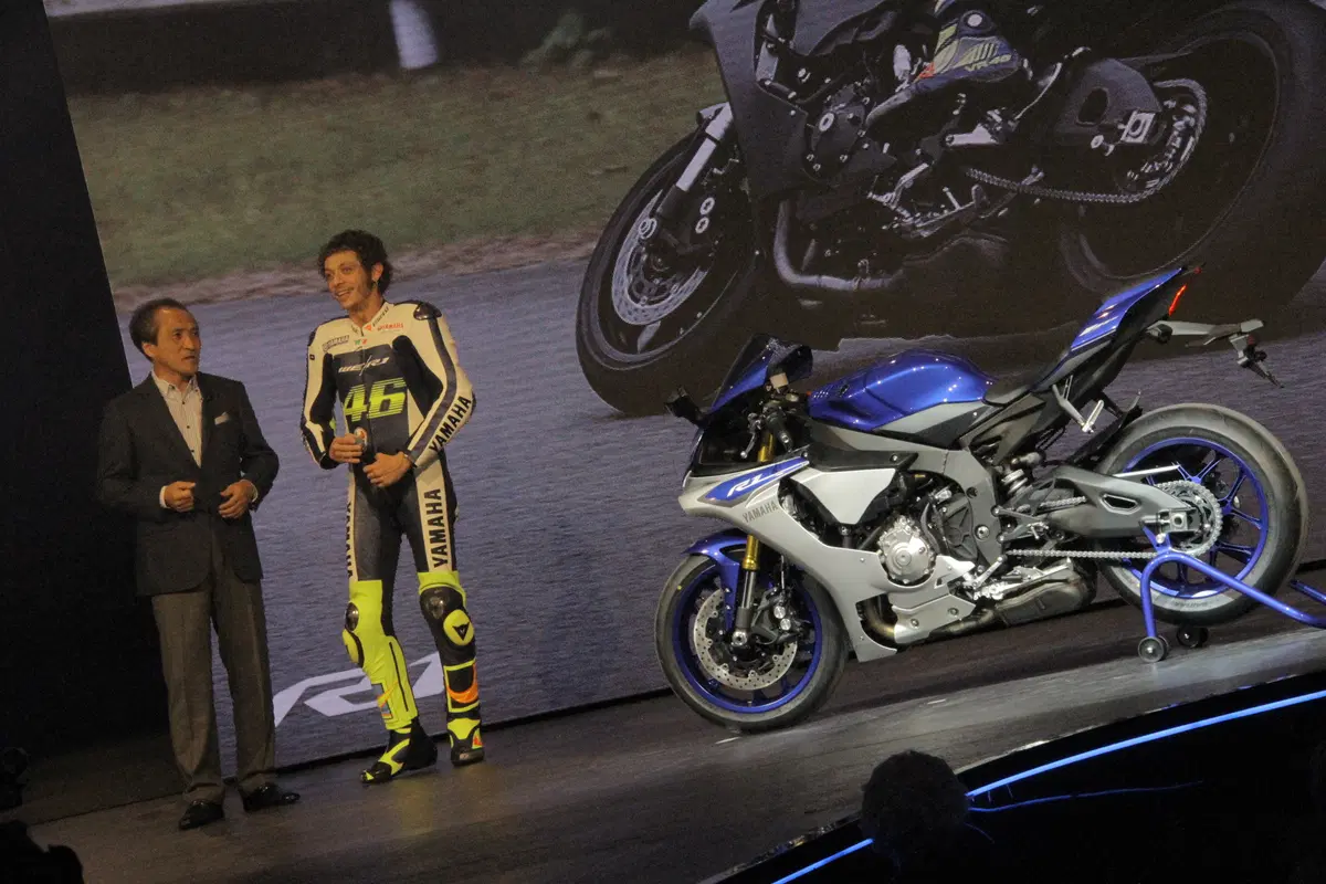 Yamaha YZF-R1 2015 (2)