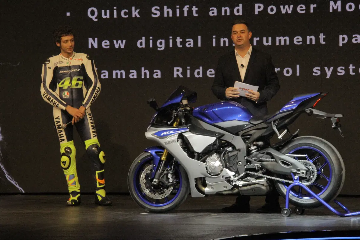 Yamaha YZF-R1 2015 (3)