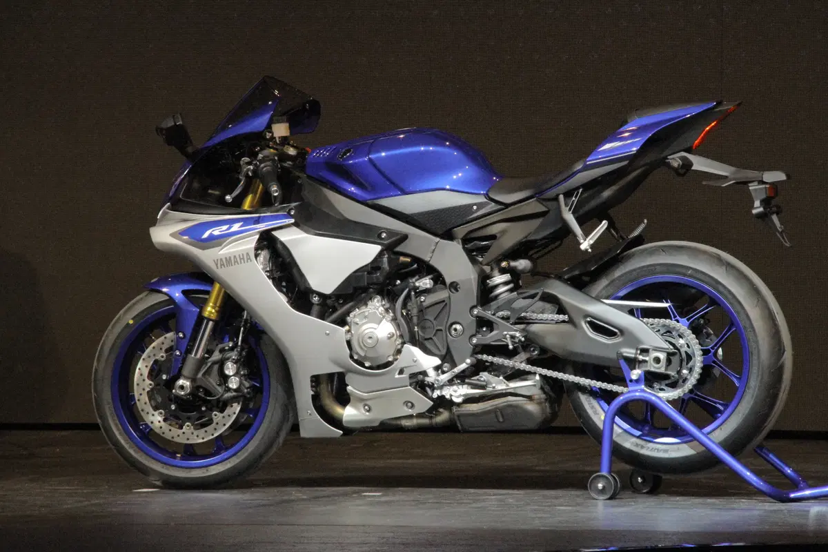 Yamaha YZF-R1 2015 (5)
