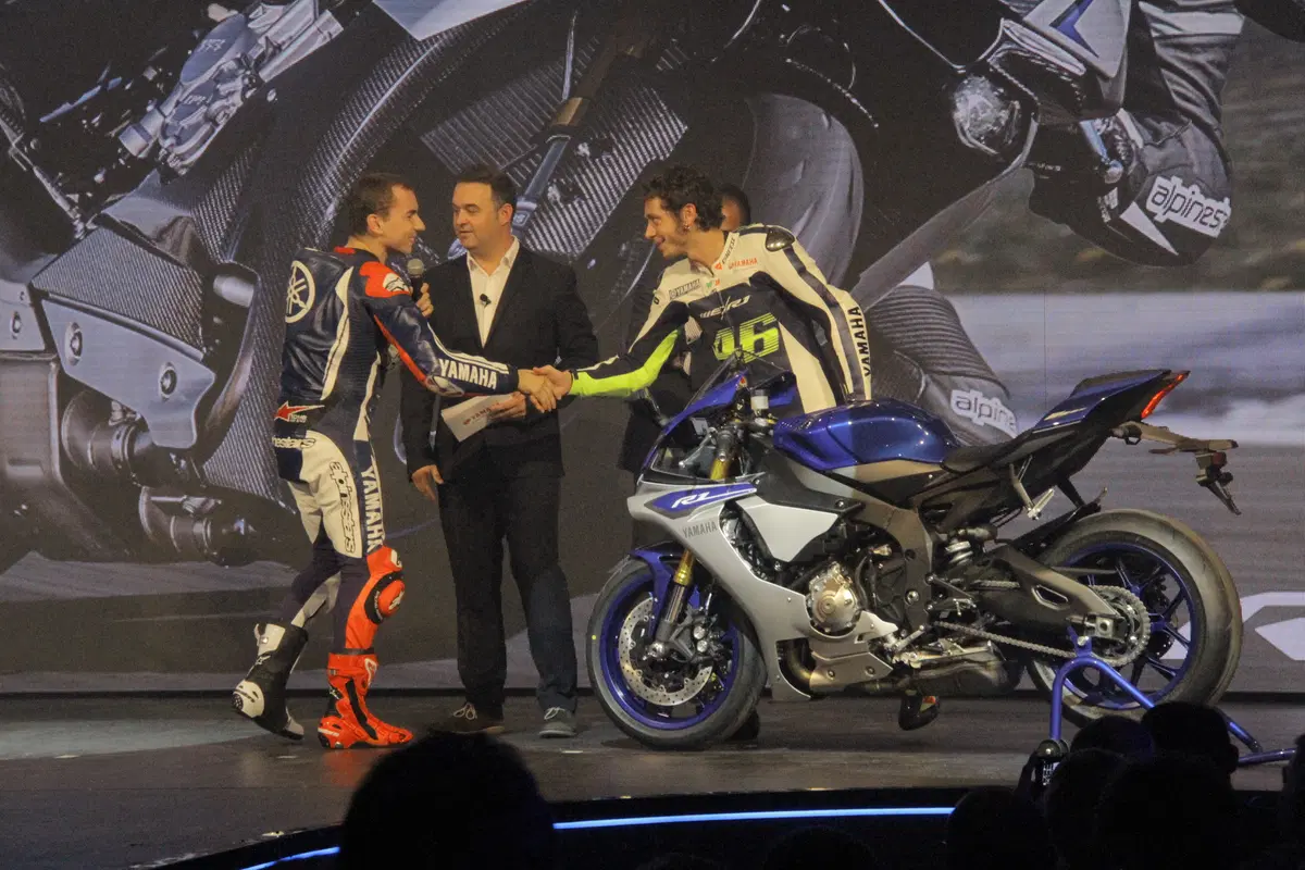 Yamaha YZF-R1 2015 (7)