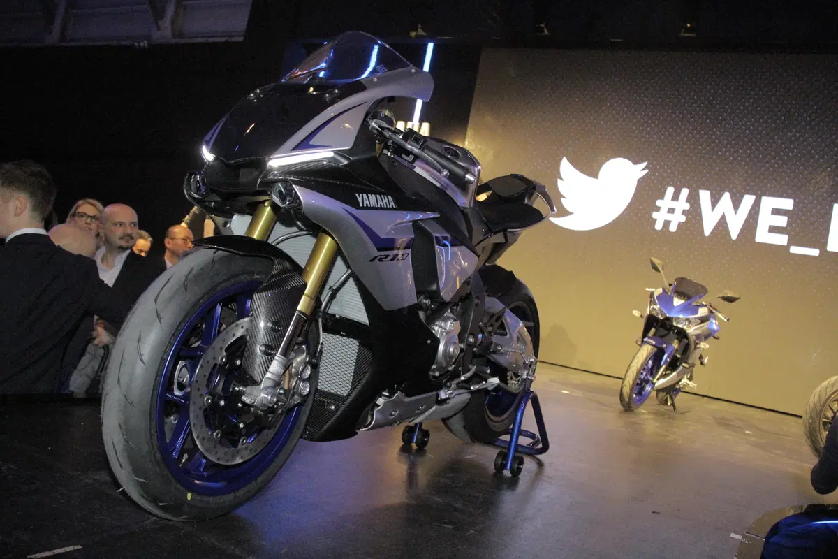 Yamaha YZF-R1 2015 (14)
