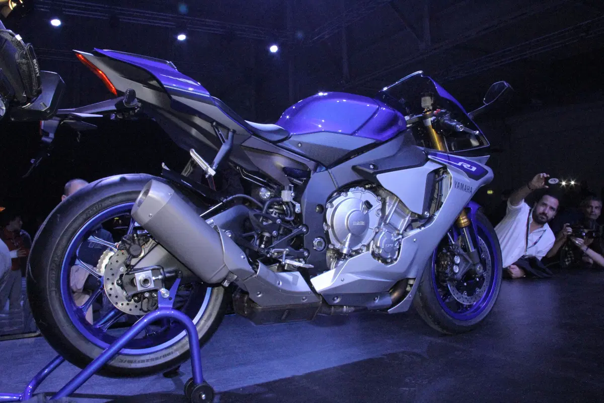 Yamaha YZF-R1 2015 (25)