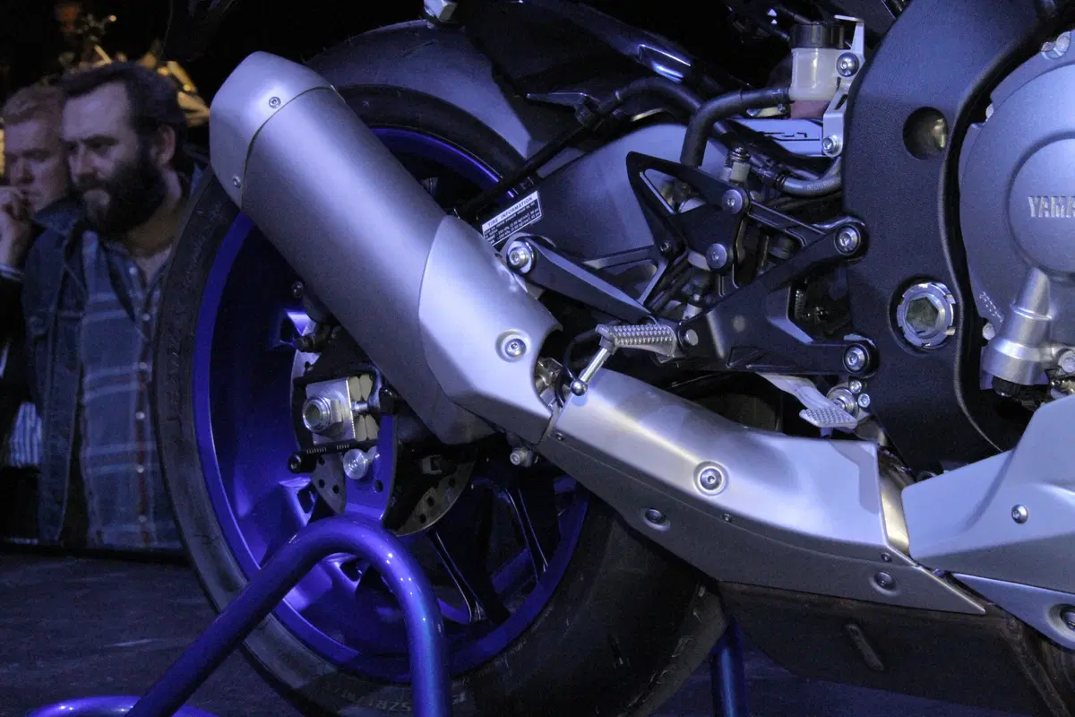 Yamaha YZF-R1 2015 (27)