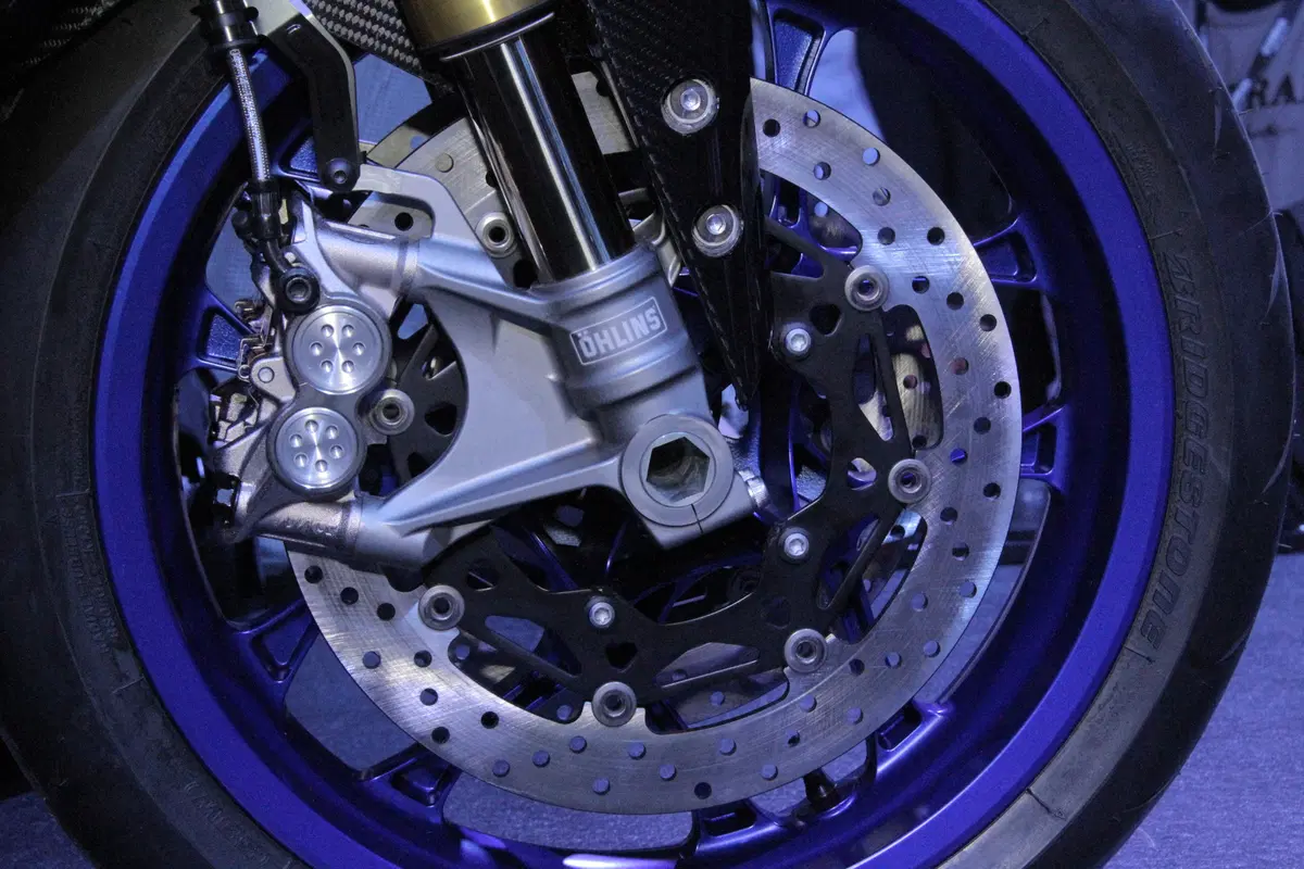Yamaha YZF-R1 2015 (28)