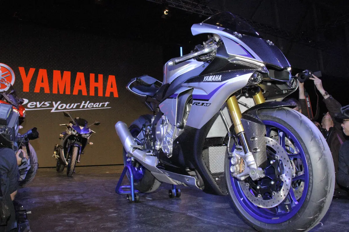 Yamaha YZF-R1 2015 (30)